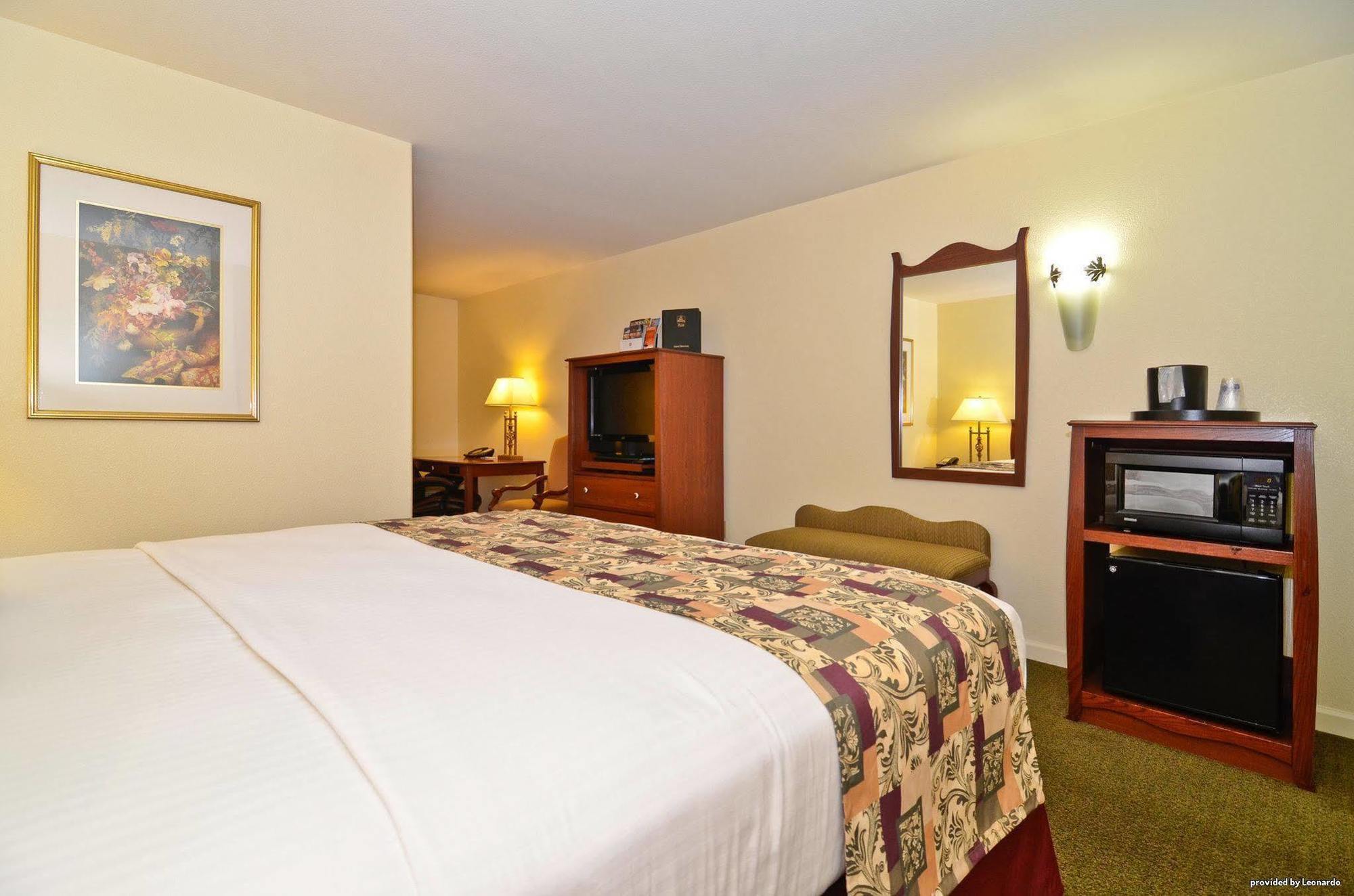 Best Western Cedar Inn & Suites Angels Camp Δωμάτιο φωτογραφία
